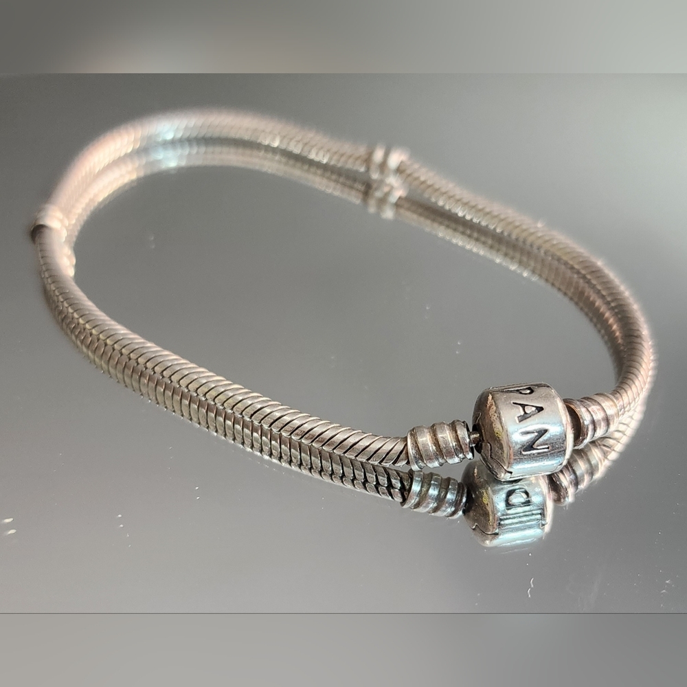 🩵 SOLD!! 🔔 Pandora Bracelet Moments Sterling Snake Chain